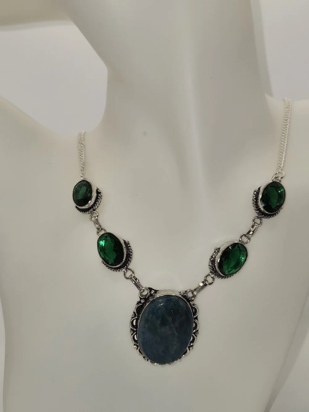 Handmade Apatite & Green Quartz Necklace - Picture 5 of 8